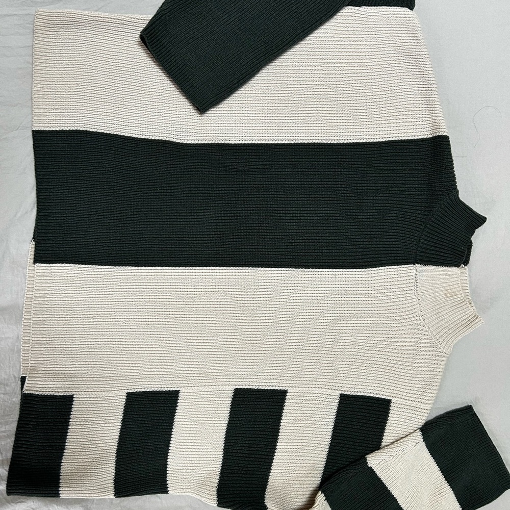 Blu Pepper Ribbed Hunter Green and Cream Sweater